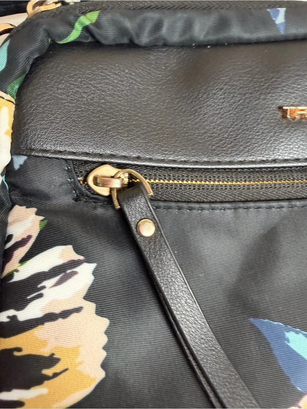 Travelon Addison Black Floral Crossbody